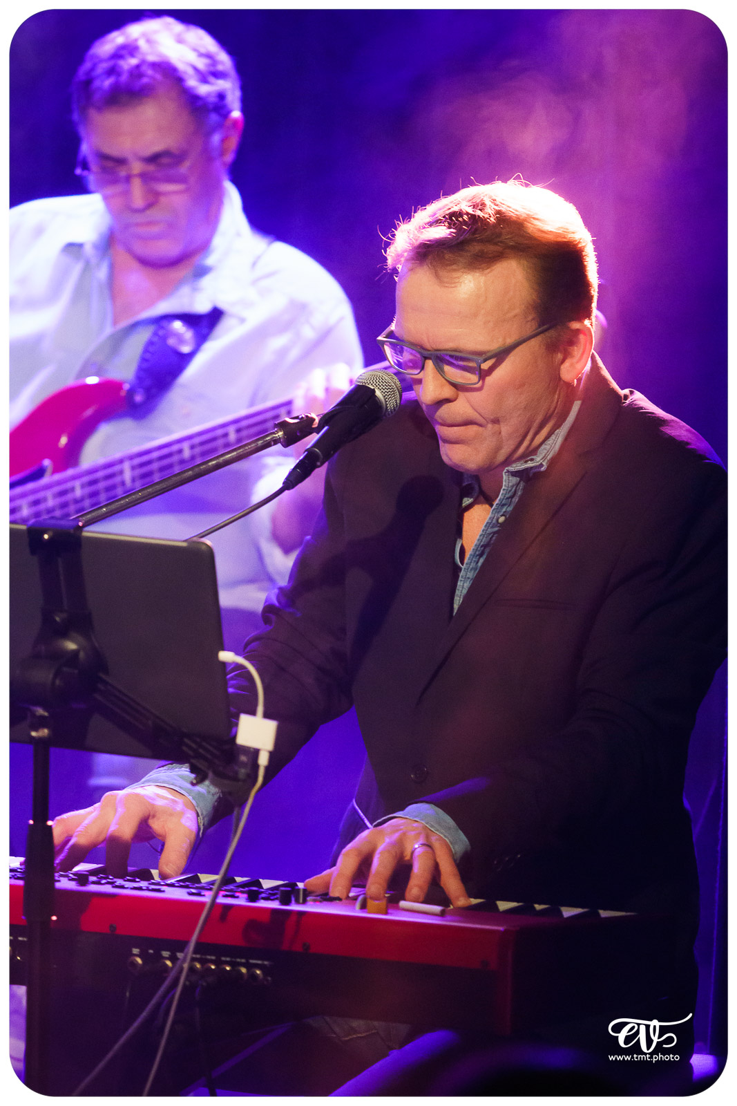 SERGE, ELEGANCE ACOUSTIQUE